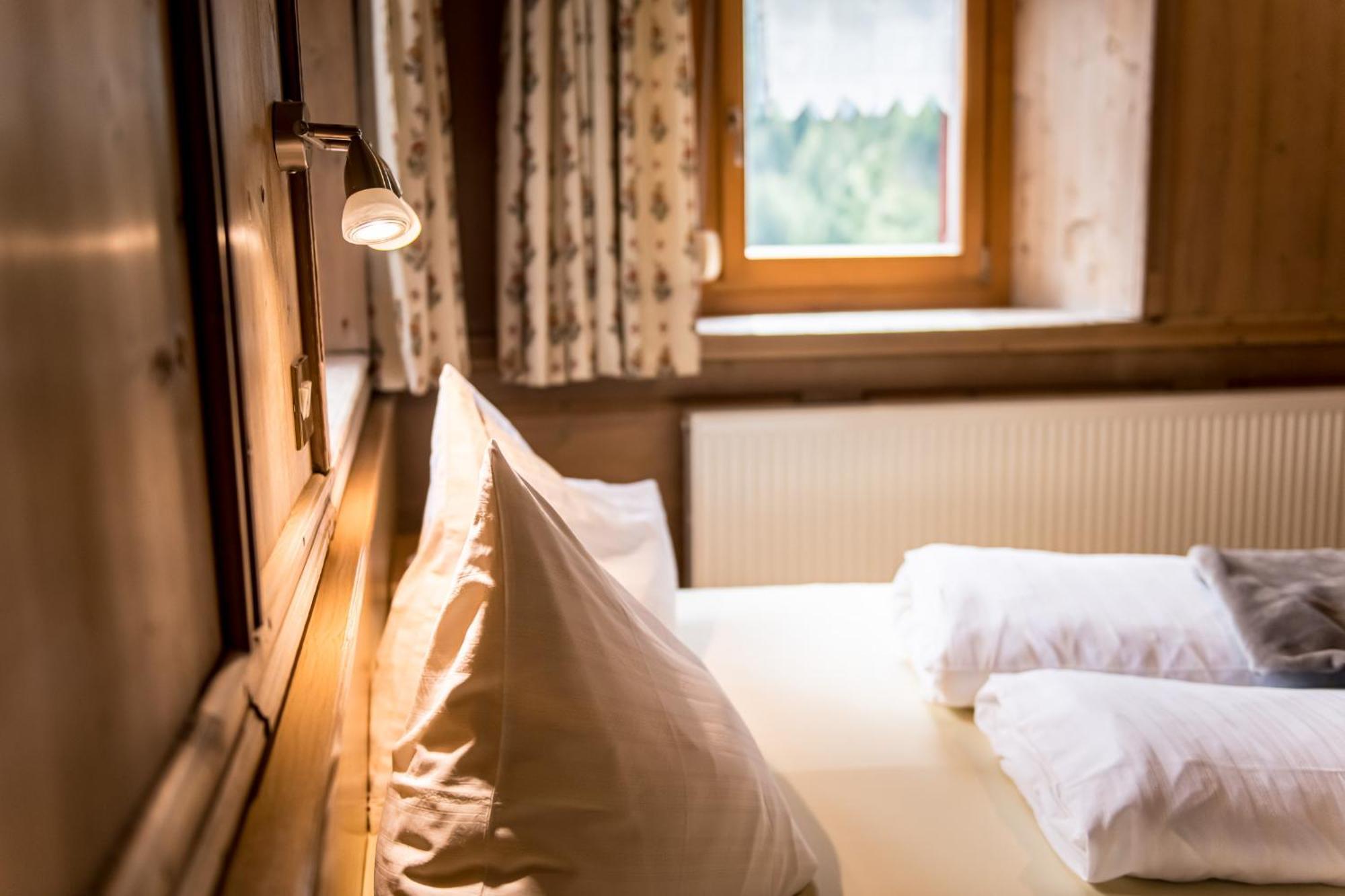 Oberwirt Hotel Selva dei Molini Bagian luar foto
