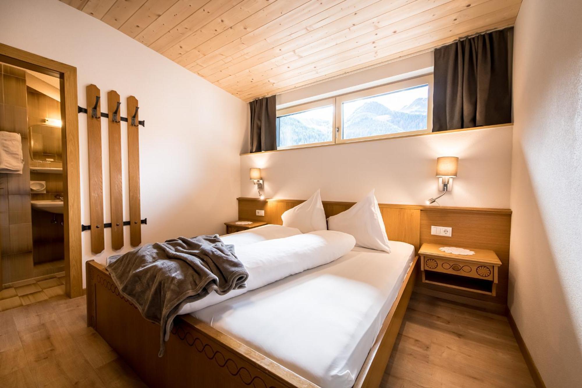 Oberwirt Hotel Selva dei Molini Bagian luar foto