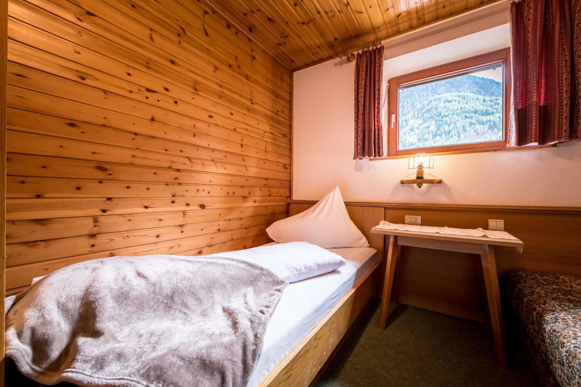 Oberwirt Hotel Selva dei Molini Bagian luar foto